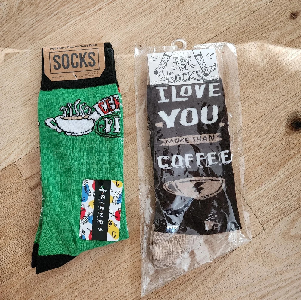 Primitives by kathy socks coffee set of 2
